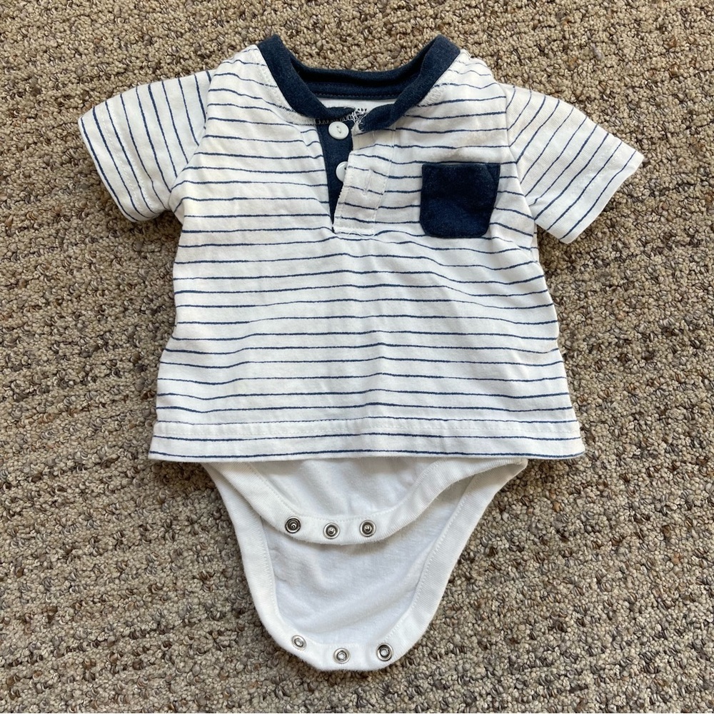 💥SALE 10/$20💥 GAP onesie
